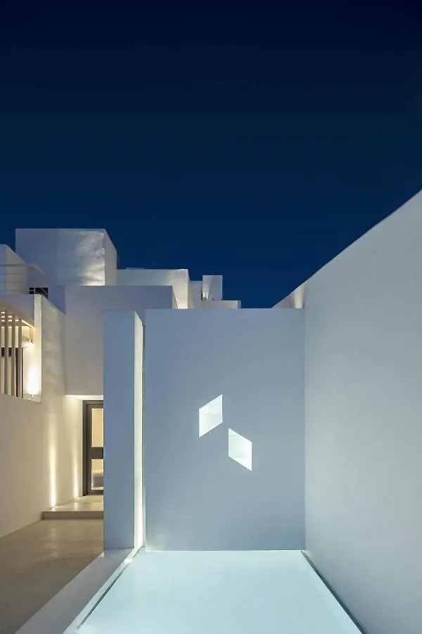 Cubic Mykonos Seafront Design Suites أورنوس فندق